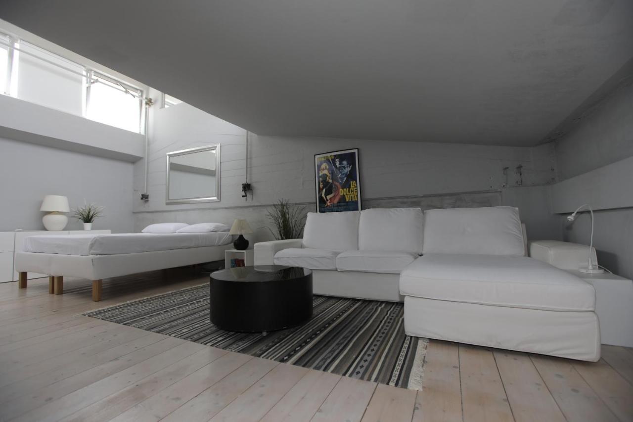 Loft Navigli With Private Garden Alojamento de Acomodação e Pequeno-almoço