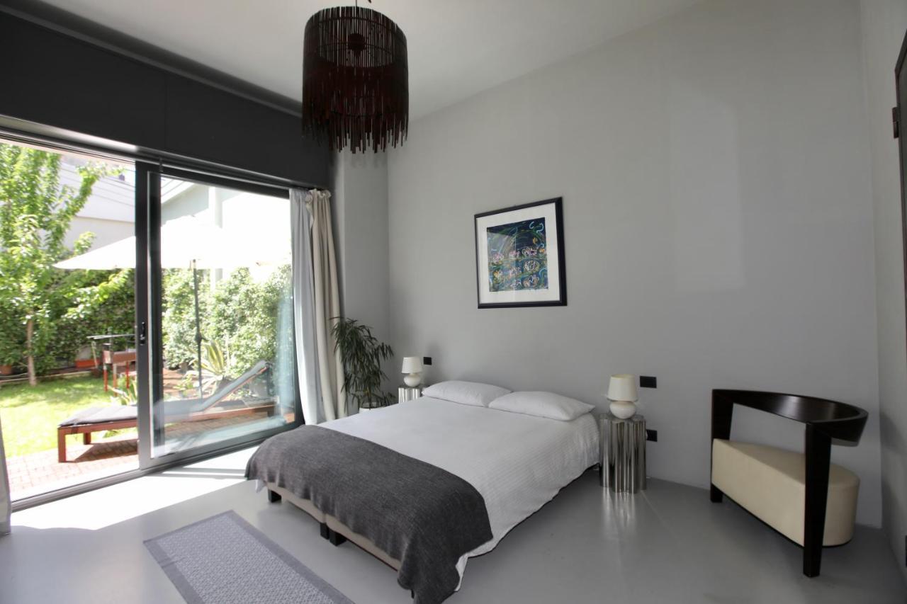 Loft Navigli With Private Garden Alojamento de Acomodação e Pequeno-almoço Milão