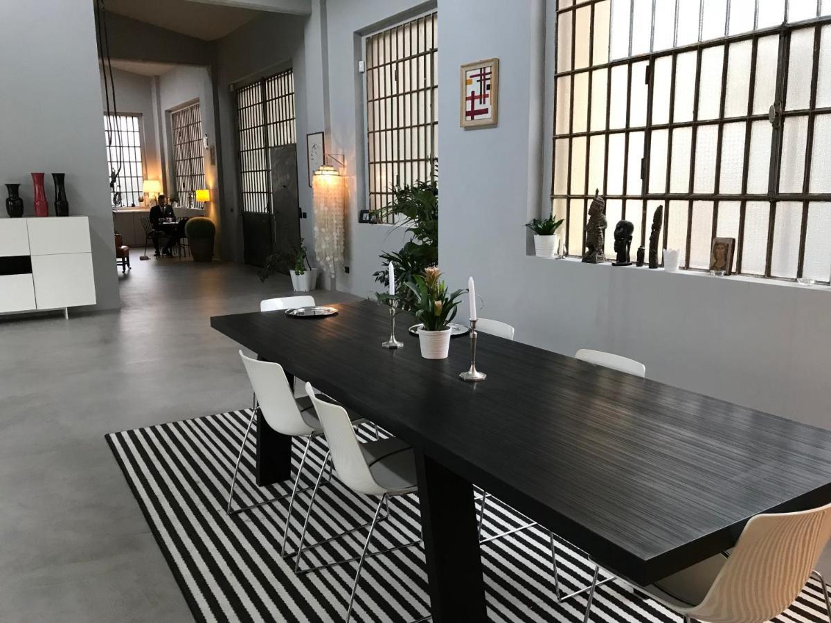 Loft Navigli With Private Garden Alojamento de Acomodação e Pequeno-almoço
